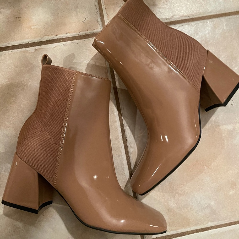 NINE WEST | NWOT! GORGEOUS TAN BOOTIES